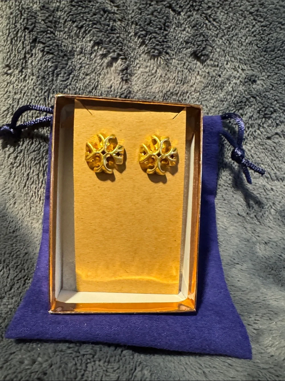 Tory Burch T-Logo Large Roxanne Stud Earrings w/Dust Bag